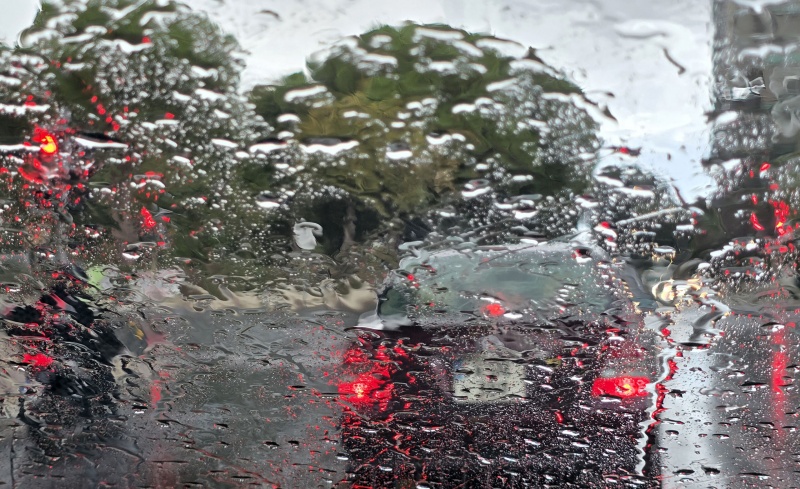 Περιορισμένη η ορατότητα στον αυτοκινητόδρομο παρά Μουτταγιάκα