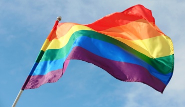 Η ΕΕ γιορτάζει τη Διεθνή Ημέρα κατά της Ομοφοβίας