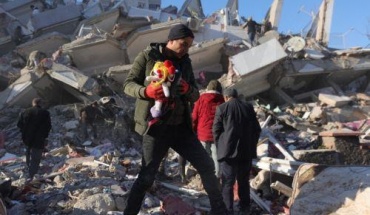 Πάνω από 15.000 οι νεκροί από σεισμό στην Τουρκία και Συρία