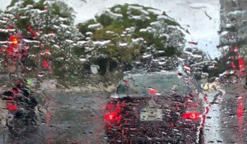 Περιορισμένη ορατότητα λόγω έντονων βροχοπτώσεων στην περιοχή Λυμπιών-Ριζοελιάς