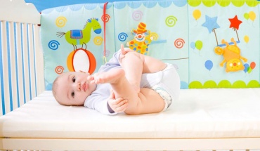 ΗΠΑ: Νέες οδηγίες ασφαλούς ύπνου για τα μωρά