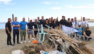 Blue Island και CYMEPA πραγματοποίησαν εθελοντικό καθαρισμό της παραλίας στο Λιμανάκι Ζυγίου