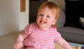 Κορίτσι στη Βρετανία που γεννήθηκε κωφό άκουσε με νέα γονιδιακή θεραπεία