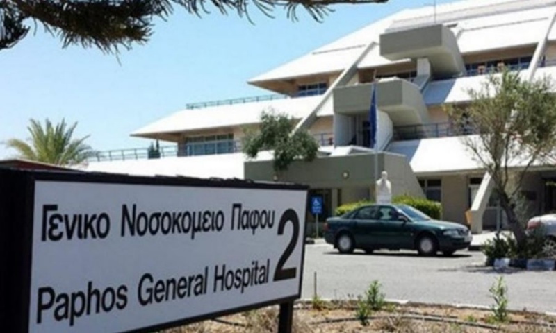 Στο ΓΝ Πάφου οδηγός και συνοδηγός μετά την ανατροπή του οχήματος τους