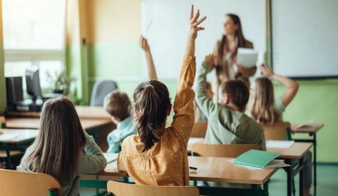 Πυρά προς υπ. Παιδείας για άνοιγμα σε «εργαλεία προπαγάνδας»