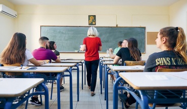 Οι συμβασιούχοι εκπαιδευτικοί και τα ιατροσυμβούλια ενώπιον της Επ. Παιδείας