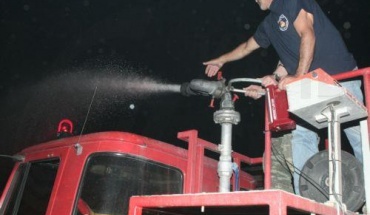 Κινδύνευσαν κατοικίες από πυρκαγιά σε καλαμιώνες στην κοίτη του ποταμού Χρυσοχού