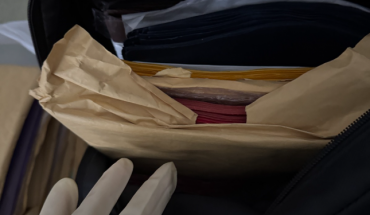 Συνελήφθη 68χρονος μετά τον εντοπισμό φύλλων χαρτιού εμποτισμένων με ναρκωτικές ουσίες