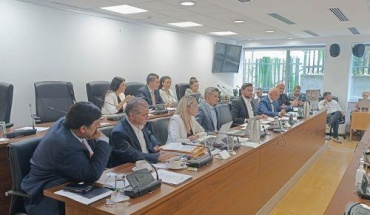 Δύο ν/σ για βιοϊατρικό επάγγελμα επέστρεψε στο υπ. Υγείας η Βουλή