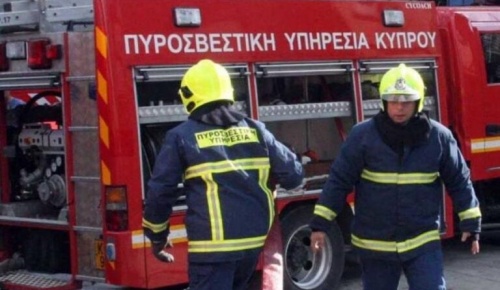 Φωτιά ξέσπασε σε παλιό κτίριο στο κέντρο της Λεμεσού