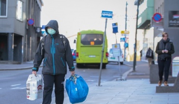 Επαναφορά αυστηρών περιοριστικών μέτρων σε πολλές χώρες