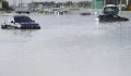 Πρωτοφανείς πλημμύρες στο Ντουμπάι, πνίγηκαν μαθητές στο Ομάν