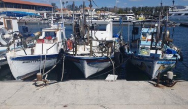 Φωτιά σε ελλιμενισμένο σκάφος στην Πάφο - Δεν κινδύνευσε κάποιος άνθρωπος