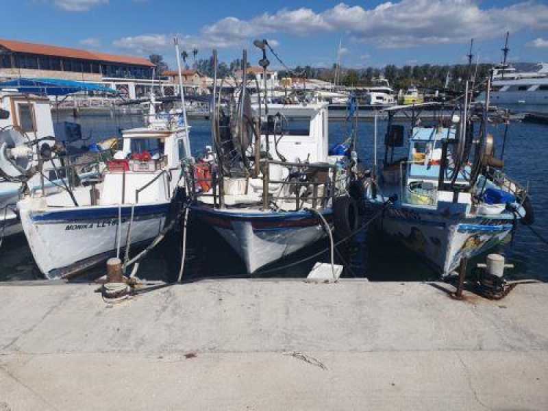 Φωτιά σε ελλιμενισμένο σκάφος στην Πάφο - Δεν κινδύνευσε κάποιος άνθρωπος