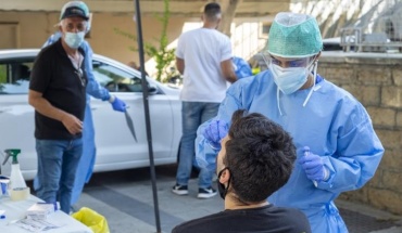 Τέσσερις θάνατοι, 14.914 κρούσματα και θετικότητα 13%