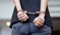 Υπό κράτηση 23χρονη για εισαγωγή ναρκωτικών, απέβαλε 24 συσκευασίες κοκαϊνης