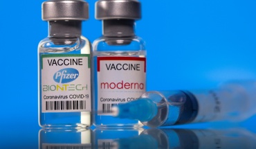 Το εμβόλιο Pfizer/BioNTech δεν είναι ακόμη ανάγκη να προσαρμοστεί στις νέες παραλλαγές