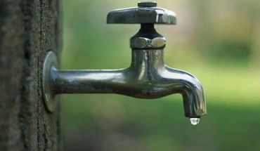 Διακοπή νερού στο δρόμο Λάρνακας–Δεκέλειας