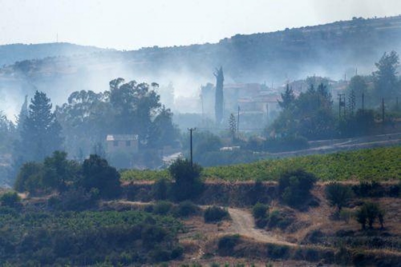 Ασφαλείς όσοι είχαν εγκλωβιστεί στη Λόφου, κάηκαν γύρω στα 20 σπίτια