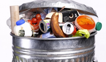 Σχεδόν 48 χιλ. απόβλητα τροφίμων ετησίως παράγουν τα νοικοκυριά