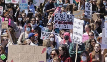 Μπάιντεν: Εξετάζει τρόπους για προάσπιση του δικαιώματος στην άμβλωση