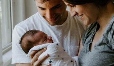Νέες πρόνοιες αδειών πατρότητας και γονικής άδειας