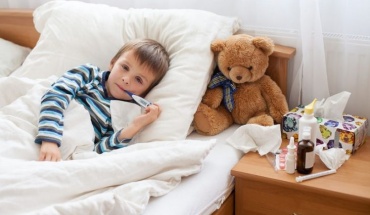 Πυρετικοί σπασμοί στα παιδιά: Τι πρέπει να γνωρίζουν οι γονείς