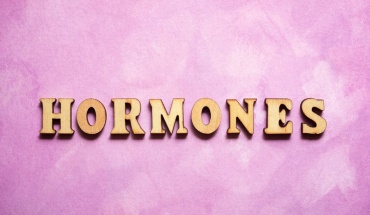 Πώς η διαλειμματική νηστεία επηρεάζει τις γυναικείες ορμόνες