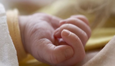 Σε κρίσιμη κατάσταση παραμένει βρέφος 3 μηνών με υποψίες κακοποίησης