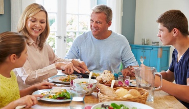 Το οικογενειακό γεύμα συμβάλει στην ανάπτυξη του ατόμου