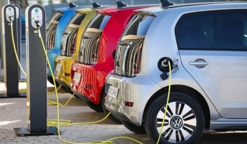 Ακυρώσεις στο σχέδιο ηλεκτροκίνησης – Νέες εγκρίσεις σε επιλαχόντες