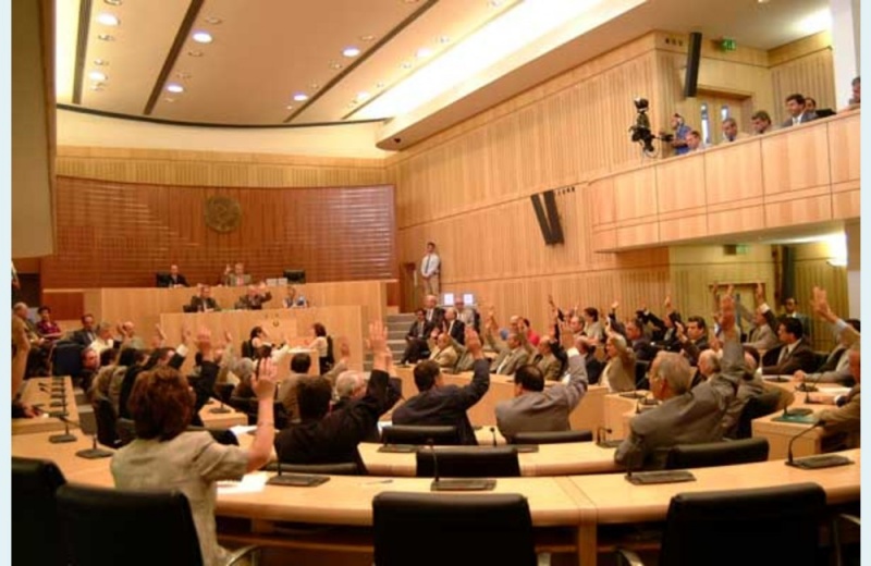 Τρεις προτάσεις νόμου για ενίσχυση της ασφάλειας μαθητών