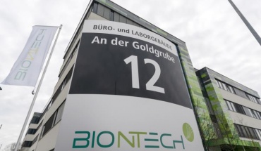BioNTech: Tα εμβόλια Covid-19 θα χρειαστούν ανανέωση