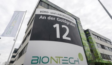 Η BioNTech αρχίζει δουλειά πάνω σ' ένα εμβόλιο ειδικά για την Όμικρον