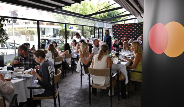 «Around the table» από τη Mastercard: Η απόλυτη γαστρονομική εμπειρία έρχεται στην Κύπρο