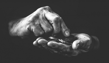 Φτώχεια: Μετάβαση από την παθητική στήριξη στην ενεργό συμμετοχή