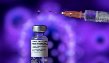 Pfizer: Ζητεί να γίνεται τρίτη δόση του εμβολίου της στο 6μηνο
