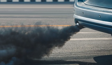 Μηδενικές εκπομπές για νέα αυτοκίνητα και ημιφορτηγά από το 2035