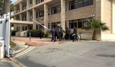 Τέθηκαν υπό κράτηση τρεις για τα επεισόδια στη Λάρνακα, ένας αφέθηκε ελεύθερος