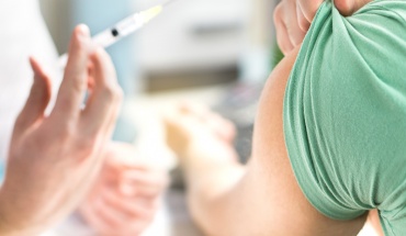 Πέραν των 7,7 χιλ. εμβολιασμών κατά της COVID-19 έγιναν την Τρίτη