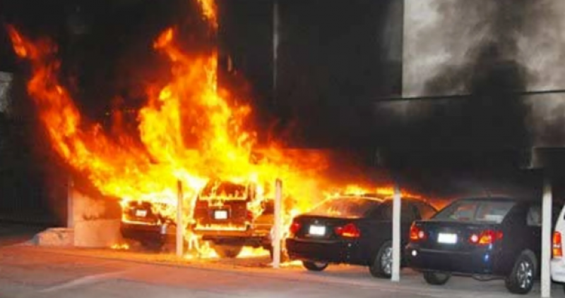 Εμπρησμό αυτοκινήτων τα ξημερώματα στη Λευκωσία διερευνά η Αστυνομία