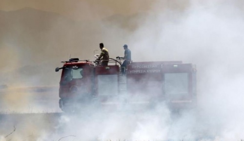Στις φλόγες 750 πάλες σανού στο Αυγόρου το βράδυ της Κυριακής