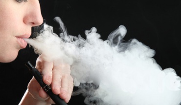 Συμπερίληψη θερμαινόμενων τσιγάρων με αρωμ. ουσίες στη νομοθεσία κατά καπνίσματος