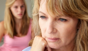 Κατάθλιψη: Oι δύο ευαίσθητες φάσεις της γυναίκας