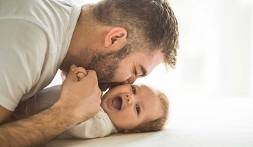 Οι μπαμπάδες συχνά θυσιάζουν την υγεία τους στο βωμό της γονεϊκότητας