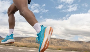 Η νέα συλλογή ASICS για το 2023 έφτασε και μας συστήνει το GEL-NIMBUS™ 25!