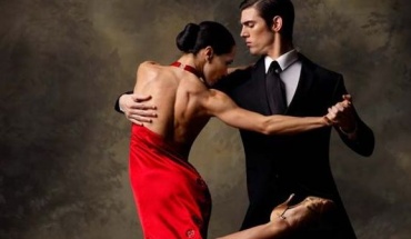 Latin χοροί: Αδυνατίζουν, διασκεδάζουν, κοινωνικοποιούν
