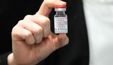 Ο ΕΜΑ εγκρίνει τρίτη δόση του εμβολίου της Moderna για άτομα άνω των 18