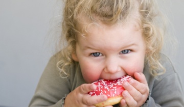 Σε ποια γλώσσα να μάς το πουν; Όχι ζάχαρη στα βρέφη και νήπια κάτω των 2 ετών