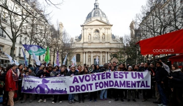 Γαλλία: Εγγράφεται στο σύνταγμα το δικαίωμα στην άμβλωση